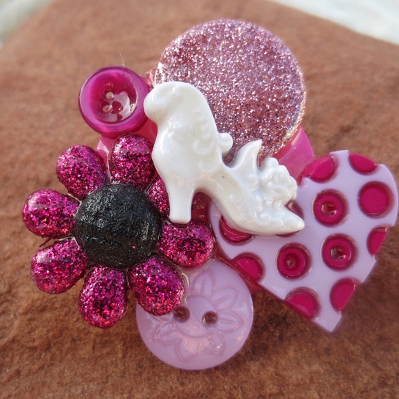 Collage Pins - Picture 4 of 5